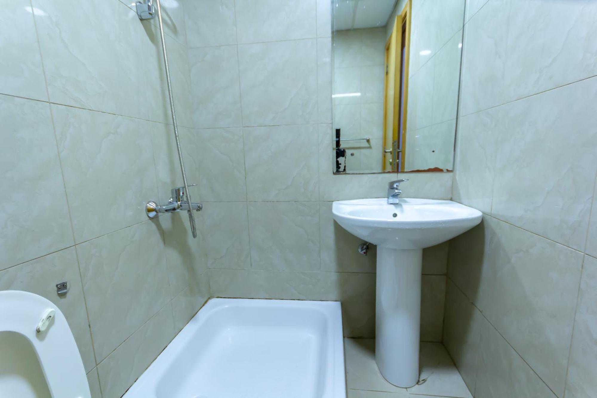 Budget Rooms With Private Bathroom For 'Girls' Only In Dubai, Marina Exterior photo