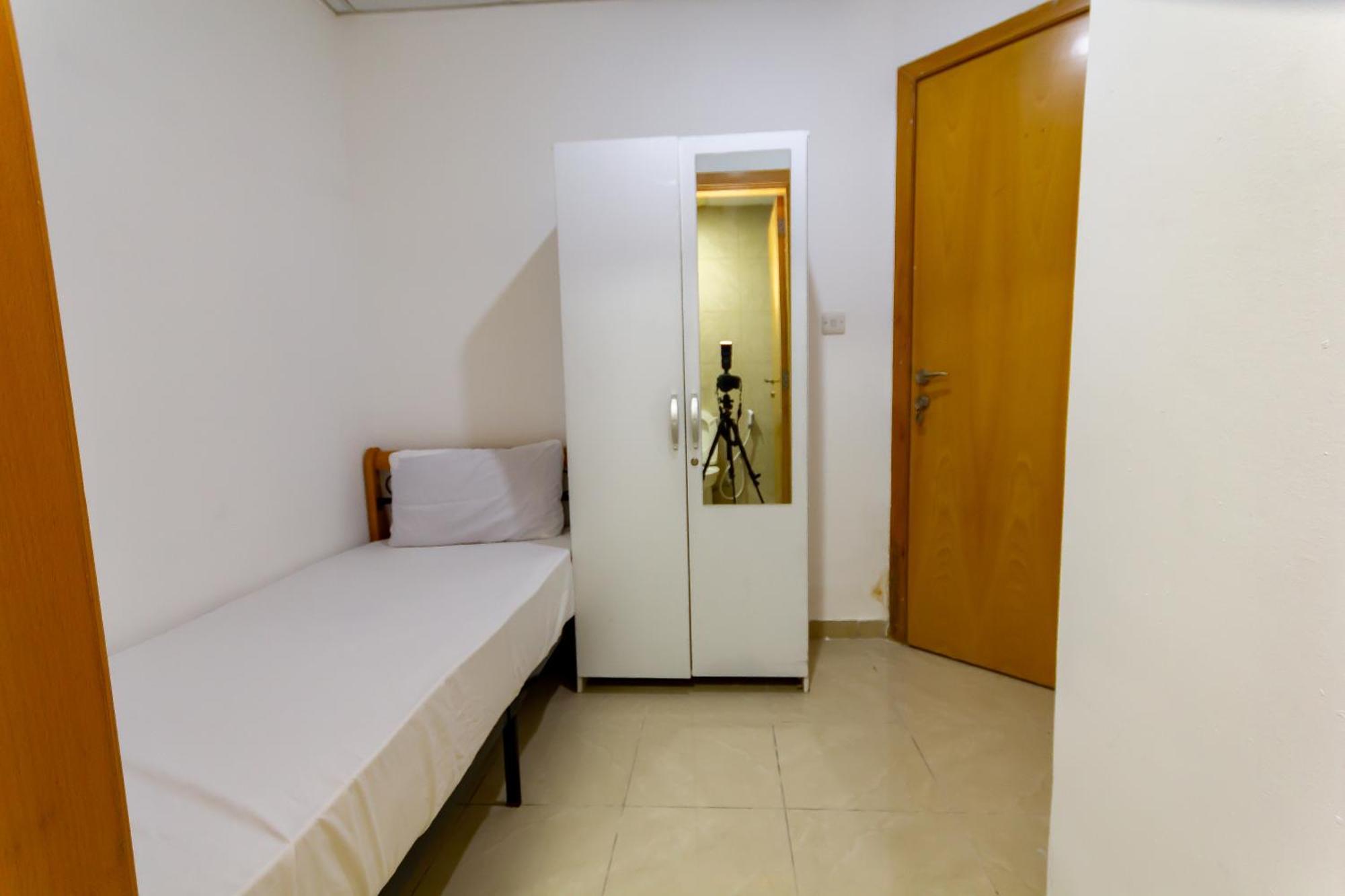 Budget Rooms With Private Bathroom For 'Girls' Only In Dubai, Marina Exterior photo