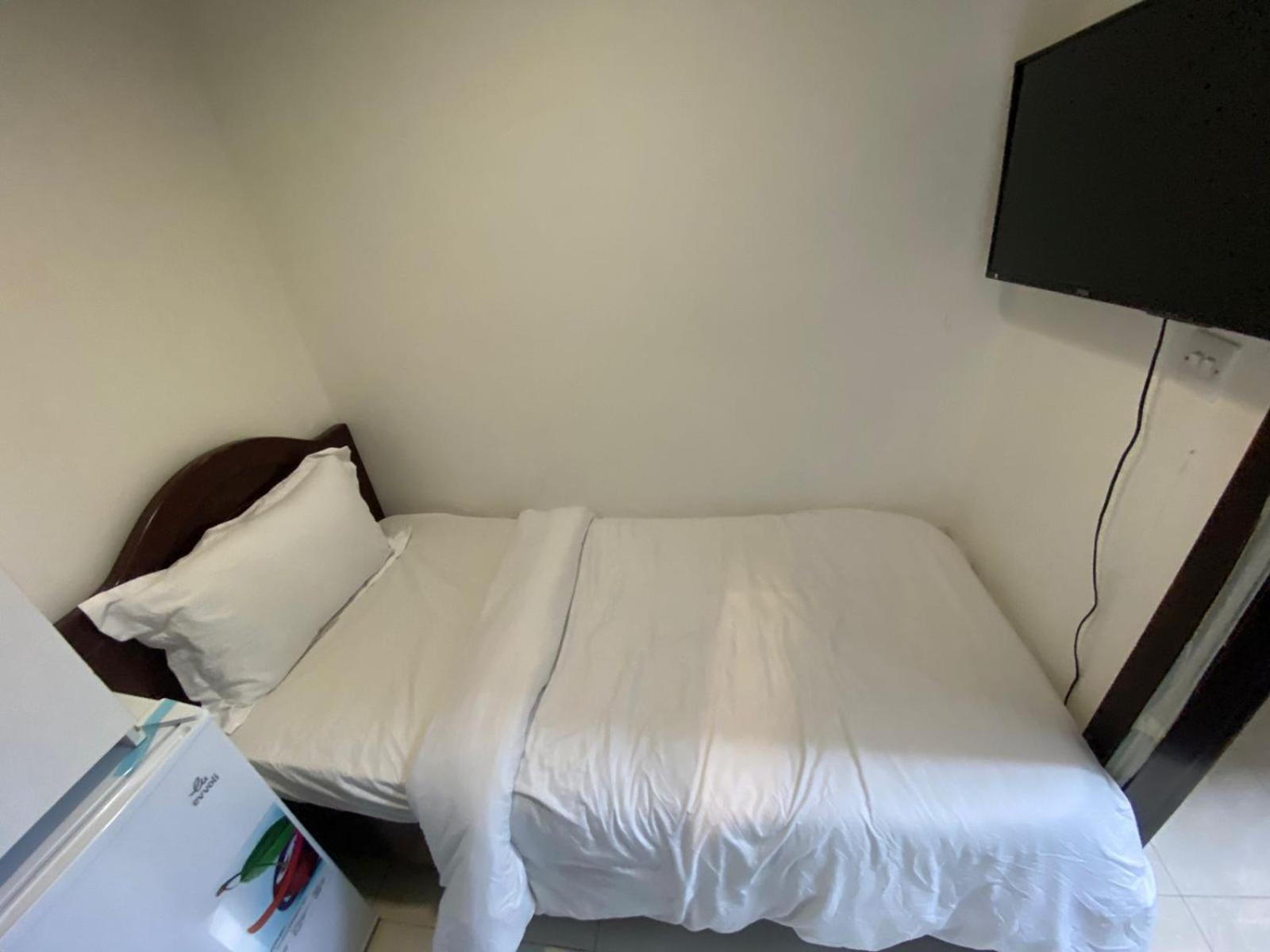 Budget Rooms With Private Bathroom For 'Girls' Only In Dubai, Marina Exterior photo