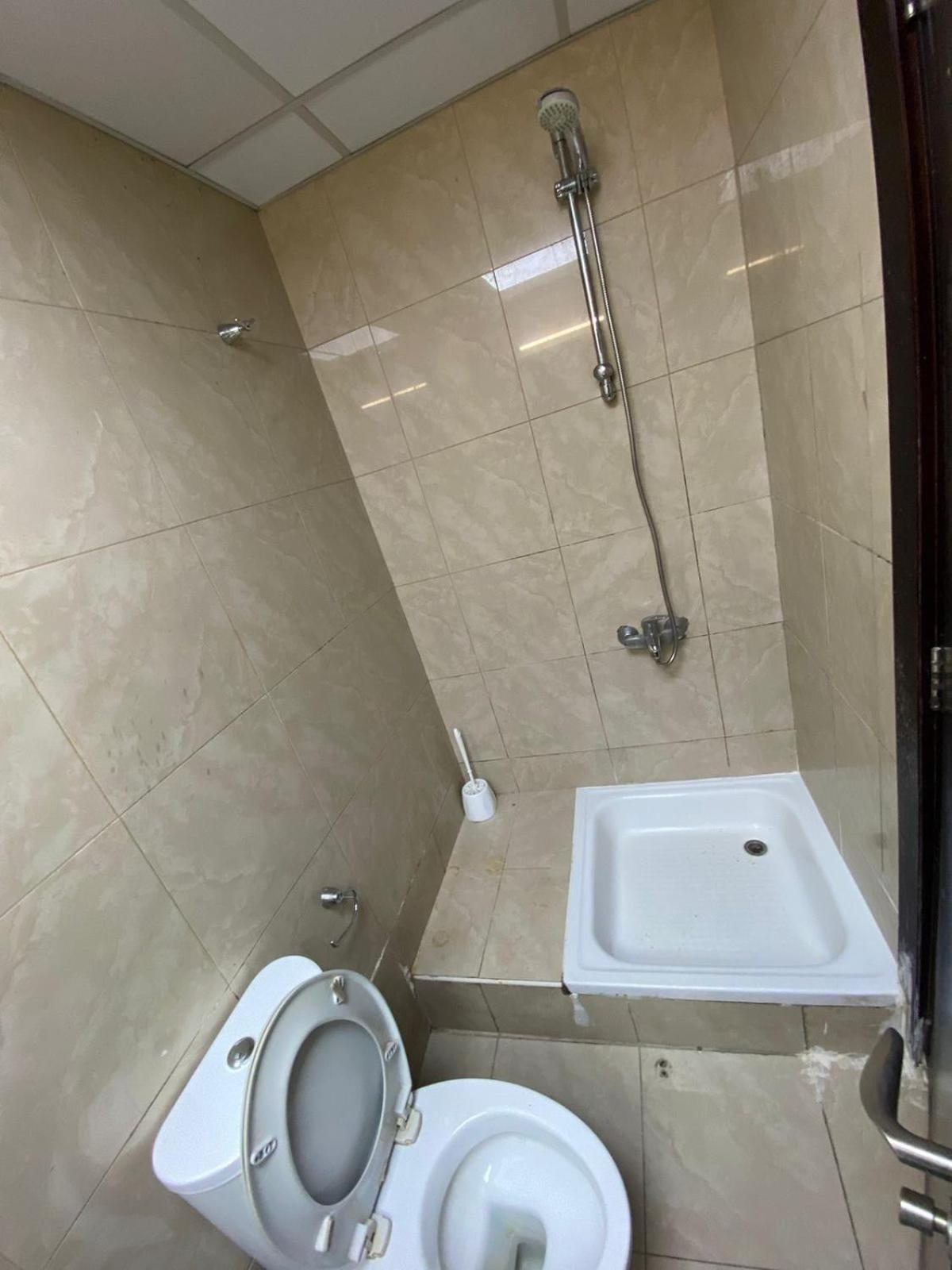 Budget Rooms With Private Bathroom For 'Girls' Only In Dubai, Marina Exterior photo