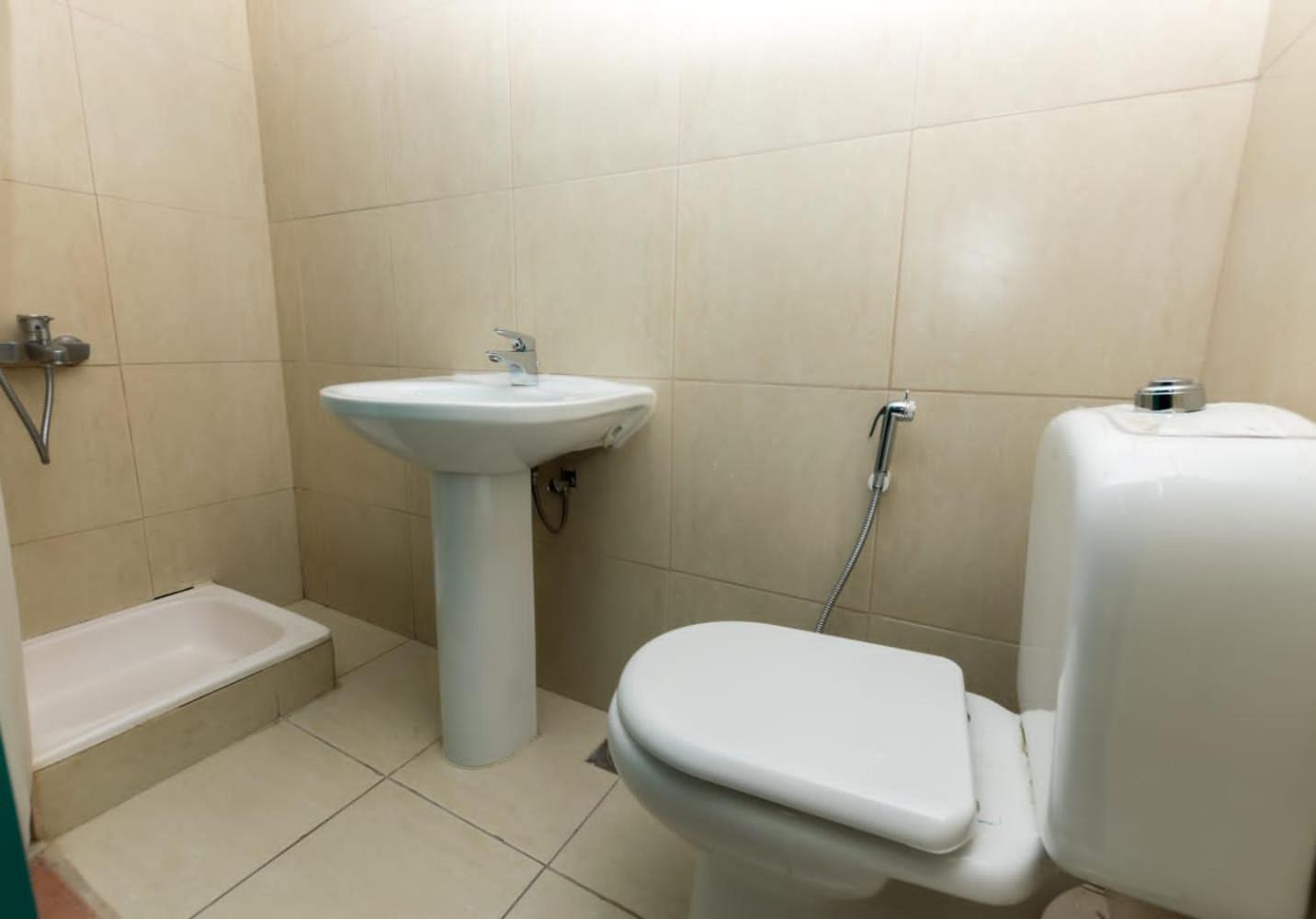 Budget Rooms With Private Bathroom For 'Girls' Only In Dubai, Marina Exterior photo