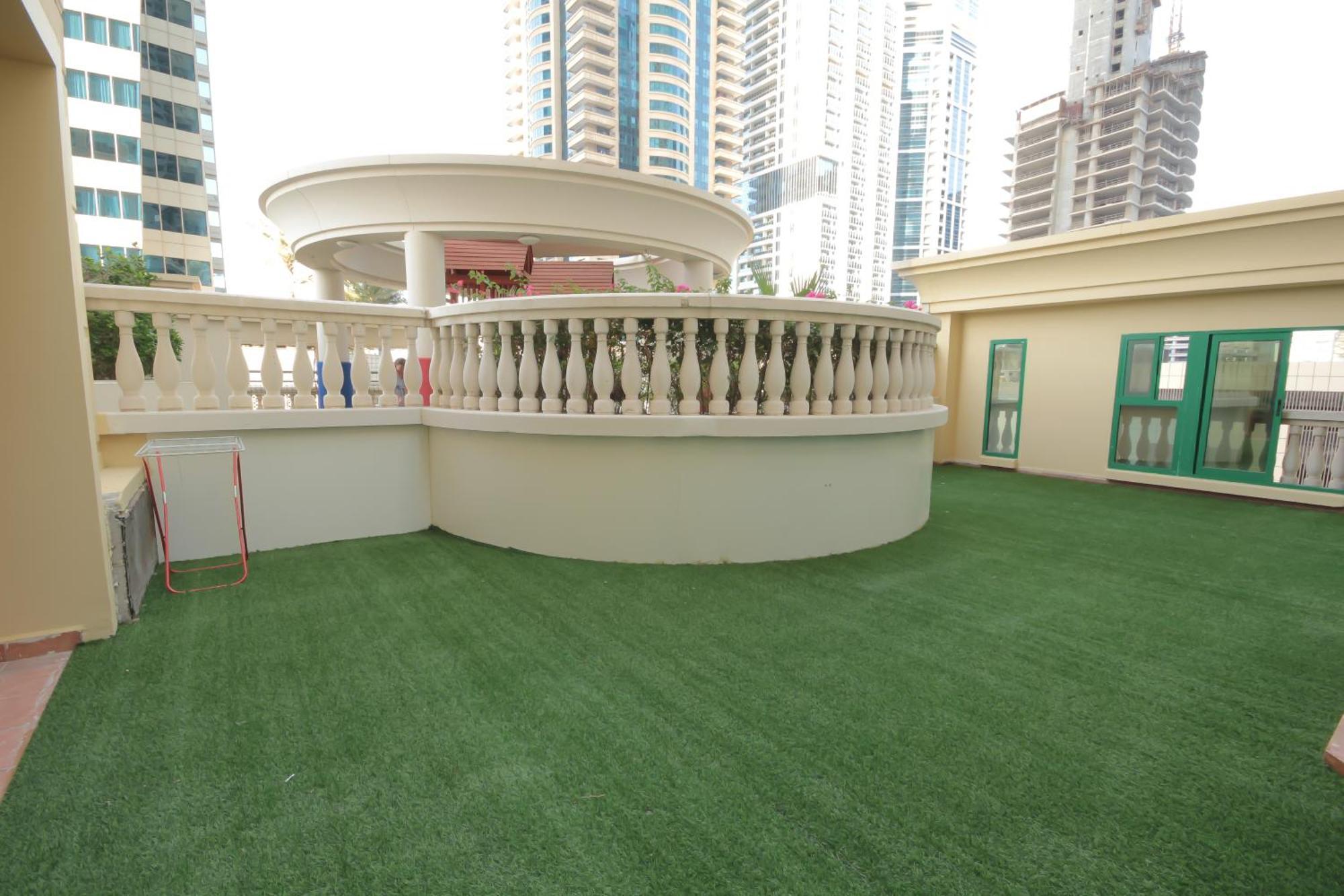 Budget Rooms With Private Bathroom For 'Girls' Only In Dubai, Marina Exterior photo