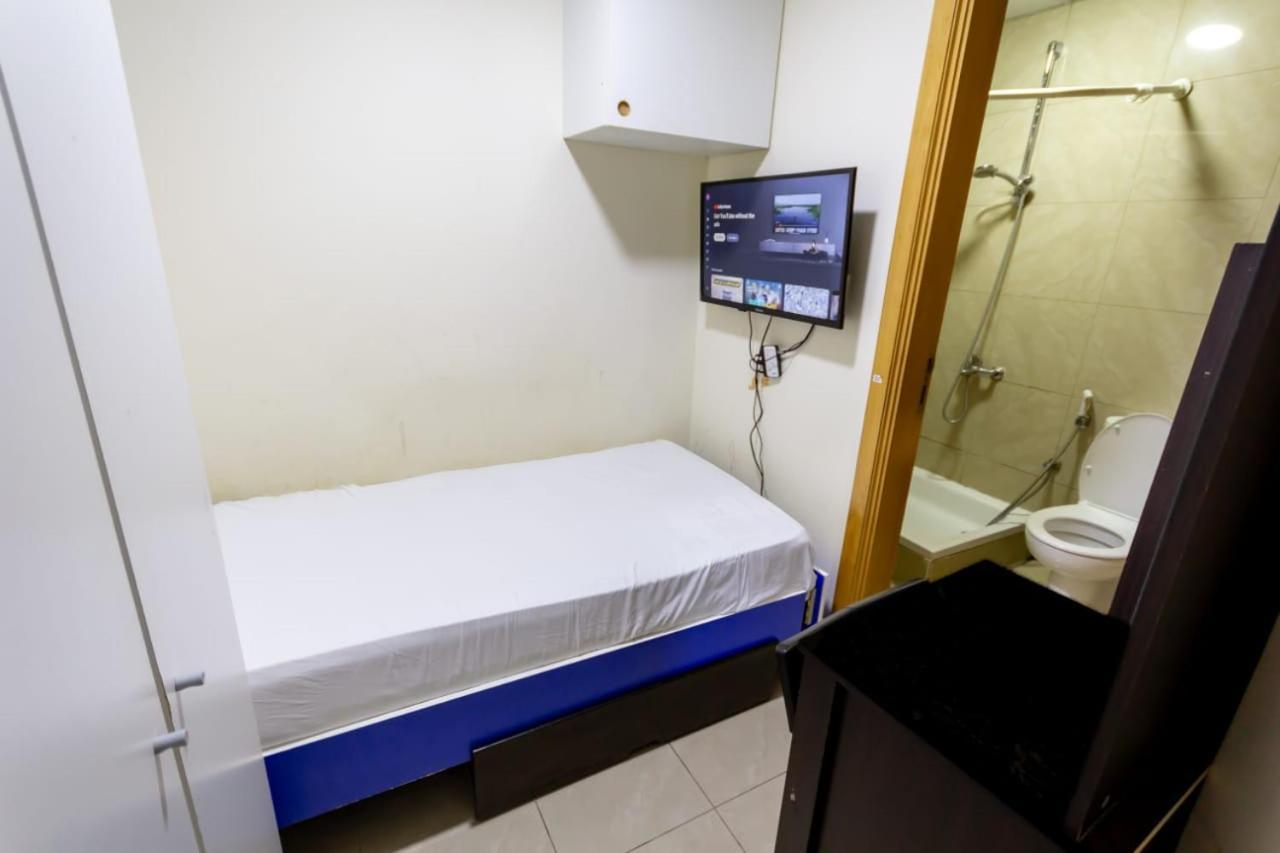Budget Rooms With Private Bathroom For 'Girls' Only In Dubai, Marina Exterior photo