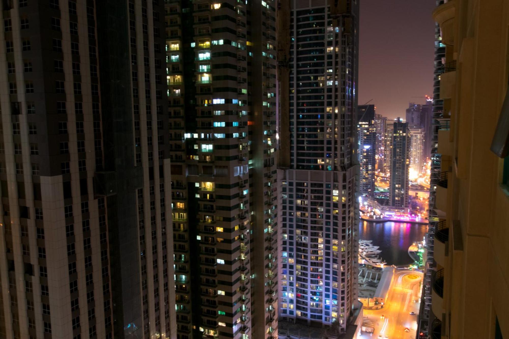 Budget Rooms With Private Bathroom For 'Girls' Only In Dubai, Marina Exterior photo