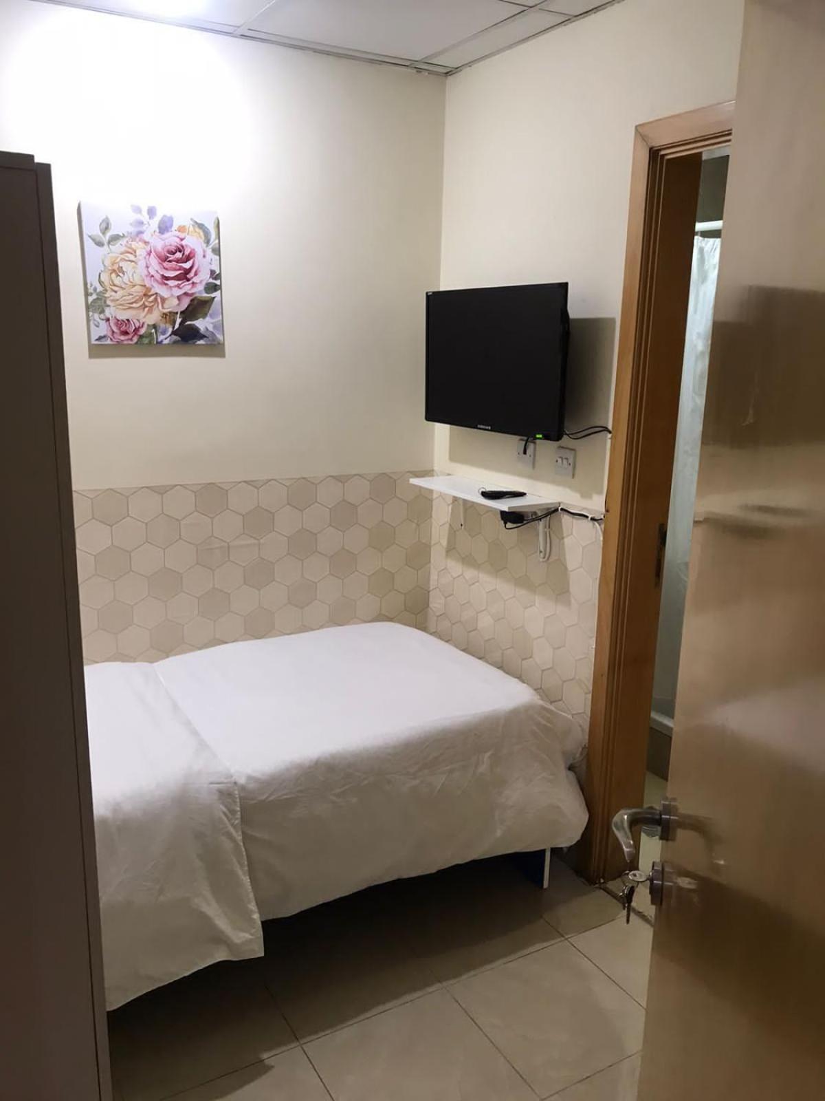 Budget Rooms With Private Bathroom For 'Girls' Only In Dubai, Marina Exterior photo