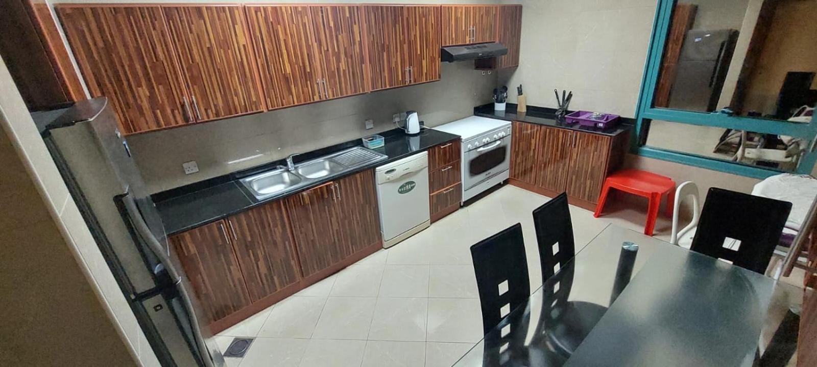 Budget Rooms With Private Bathroom For 'Girls' Only In Dubai, Marina Exterior photo